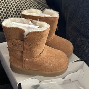 Baby UGGs chestnut 6-12 months